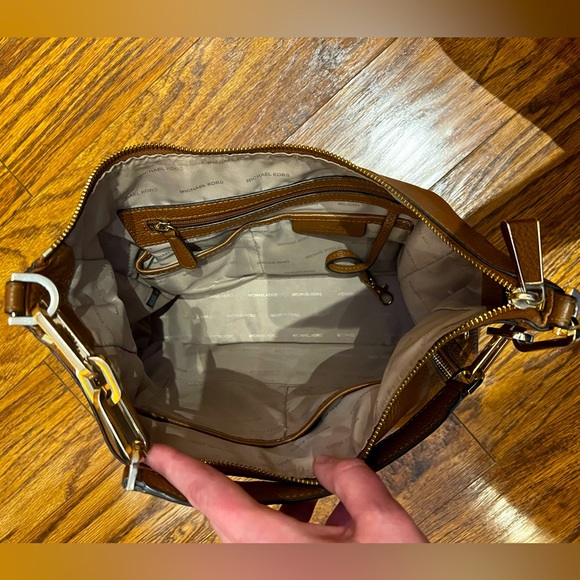 ✴️Michael Kors Authentic Handbag✴️ - Picture 2 of 6